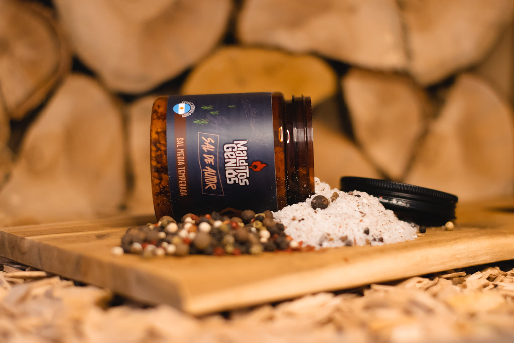 Detalhe da textura da sal 5 Pimentas Malditos Genios – sabor intenso e toque picante