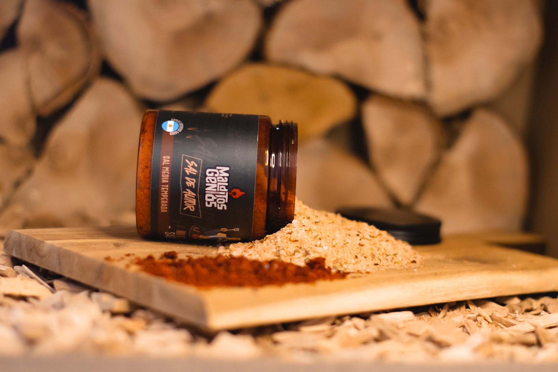 Sal aromatizada artesanal Malditos Genios – detalhe da textura e mistura de ervas