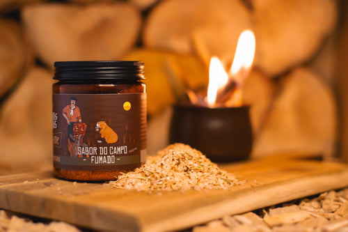 Sal fumada artesanal com mistura de ervas naturais, ideal para carnes e grelhados